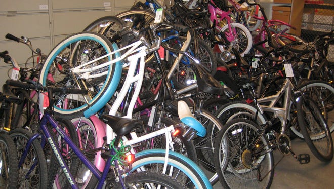 Six people were arrested in a bicycle theft sting operation  by Simi Valley police that was prompted by a noted increase in reports of stolen bikes, officials said.