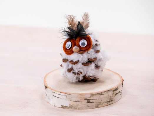 Christmas DIY: Pinecone owl holiday craft