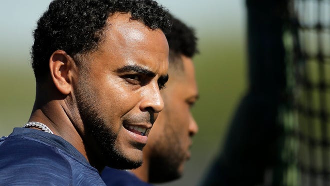 Nelson Cruz got the Mariners off to a fast start in their Cactus League opener Saturday, hitting a three-run homer in the first inning of a 13-3 victory against San Diego.