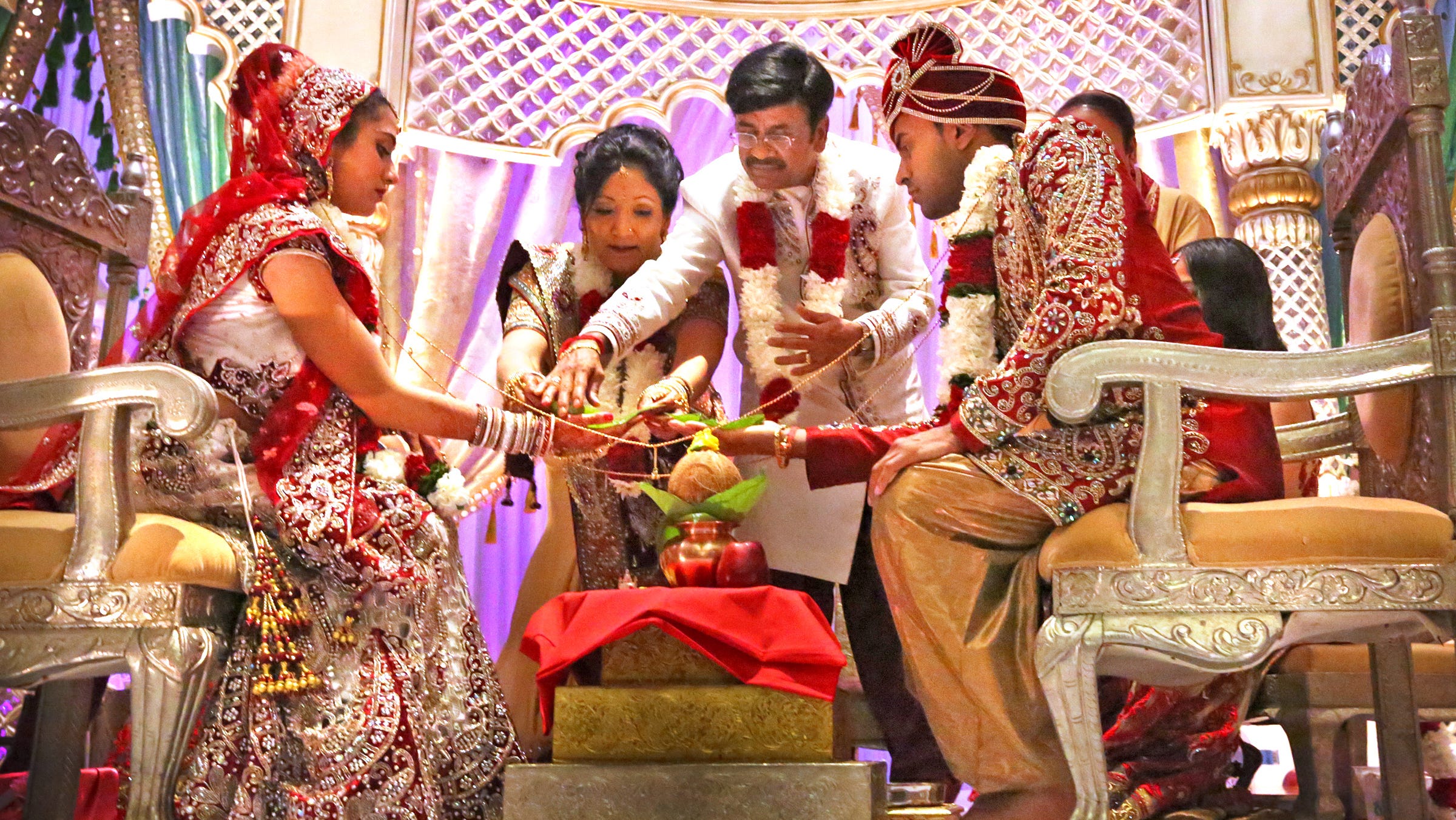 Indian Wedding Extravaganza Blends Cultures Old And New