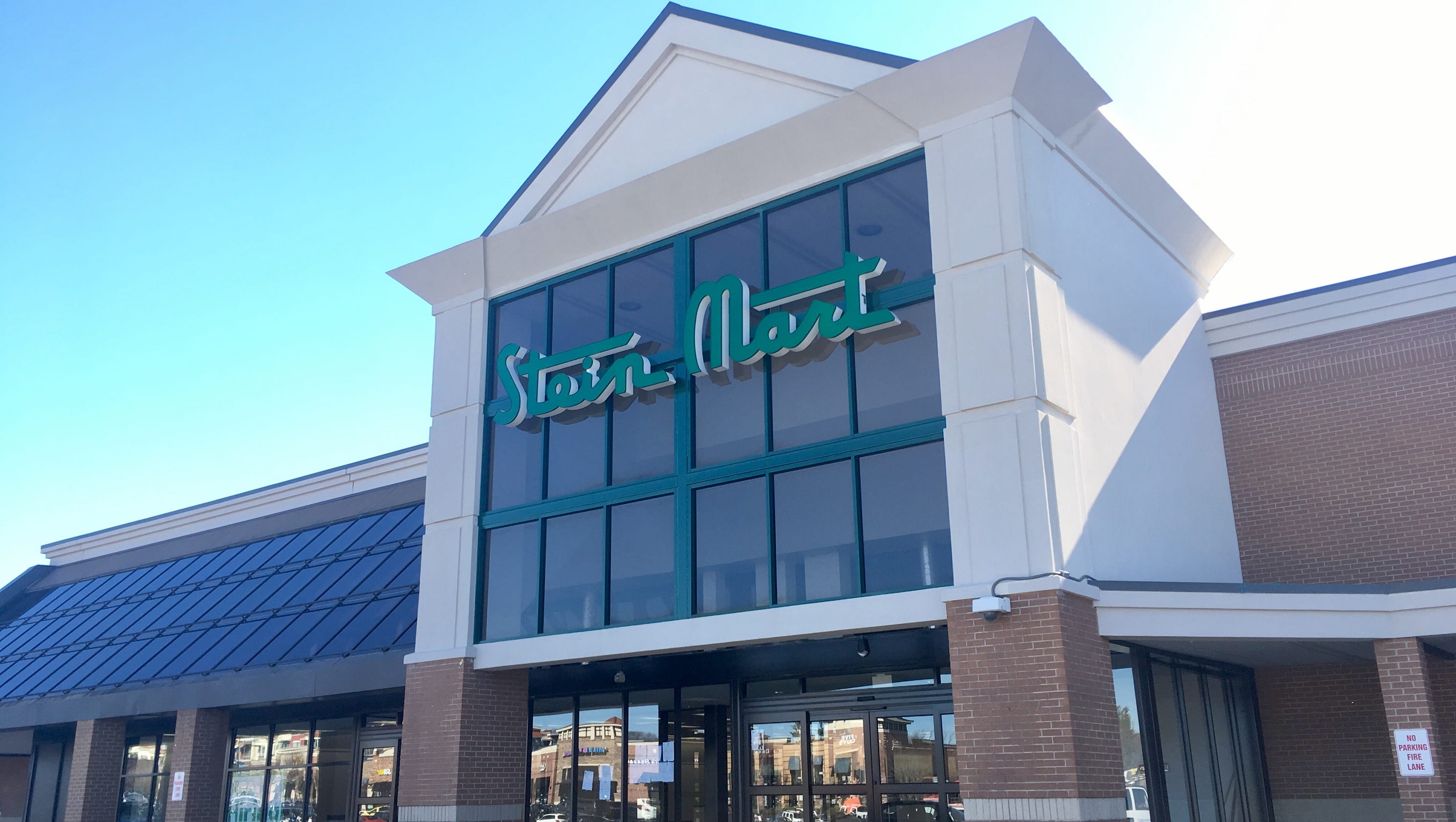 How do you locate local Stein Mart locations?