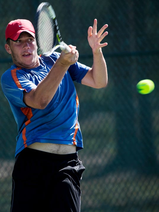 2tennis.jpg