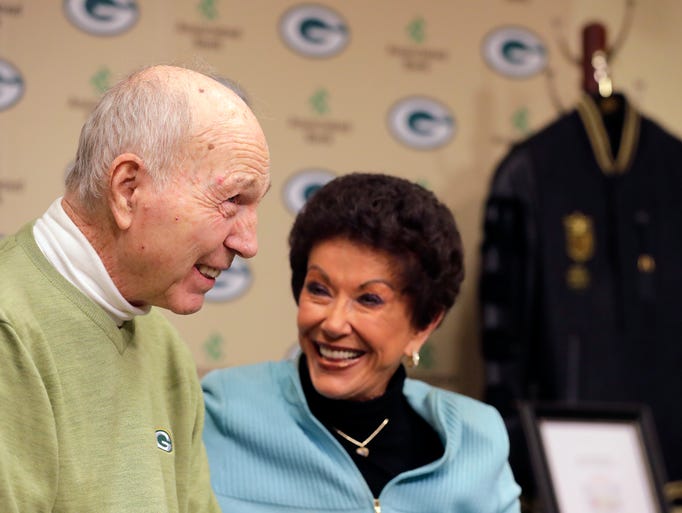 Former Green Bay Packers quarterback Bart Starr and