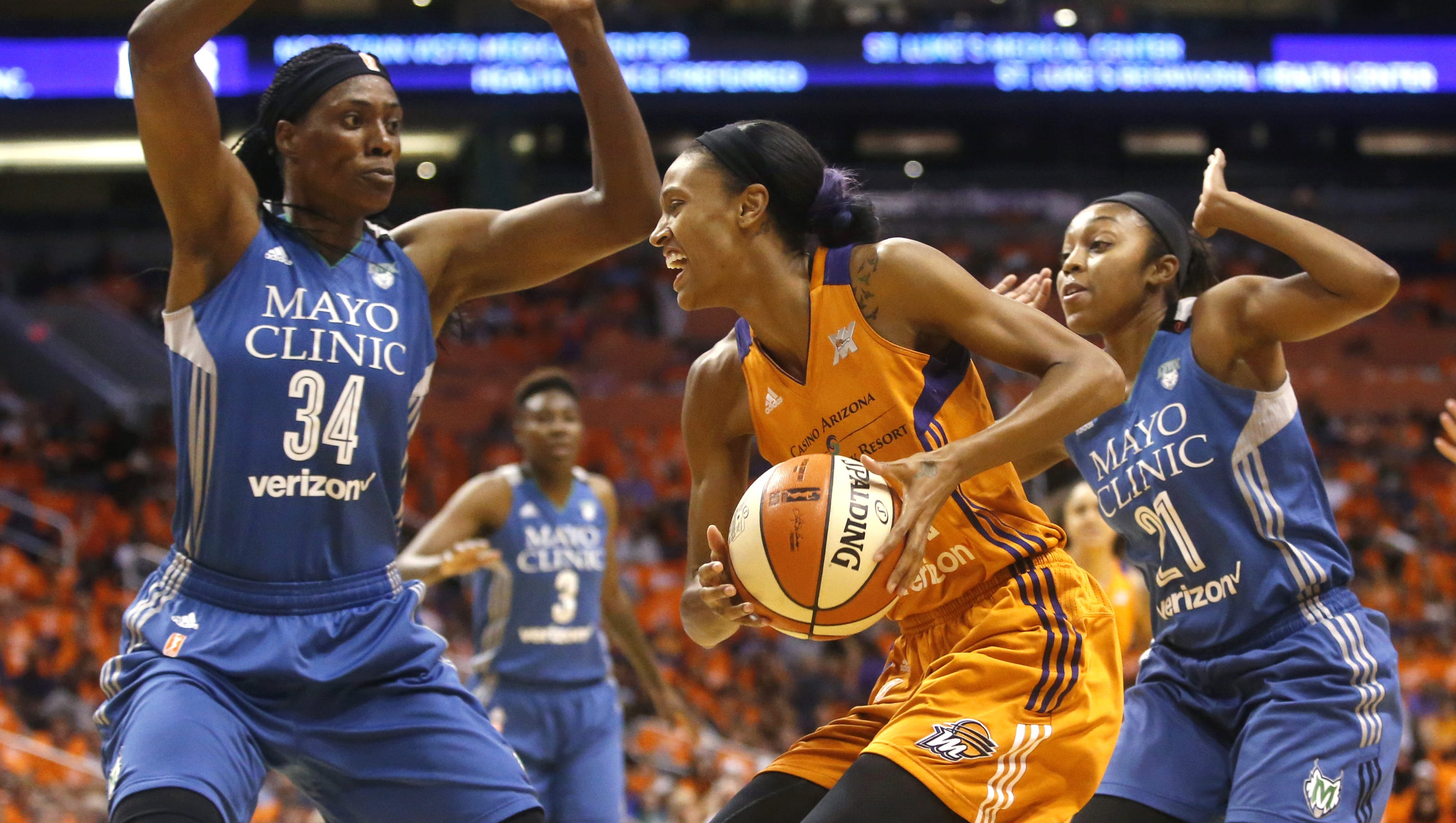 Phoenix Mercury bring back DeWanna Bonner
