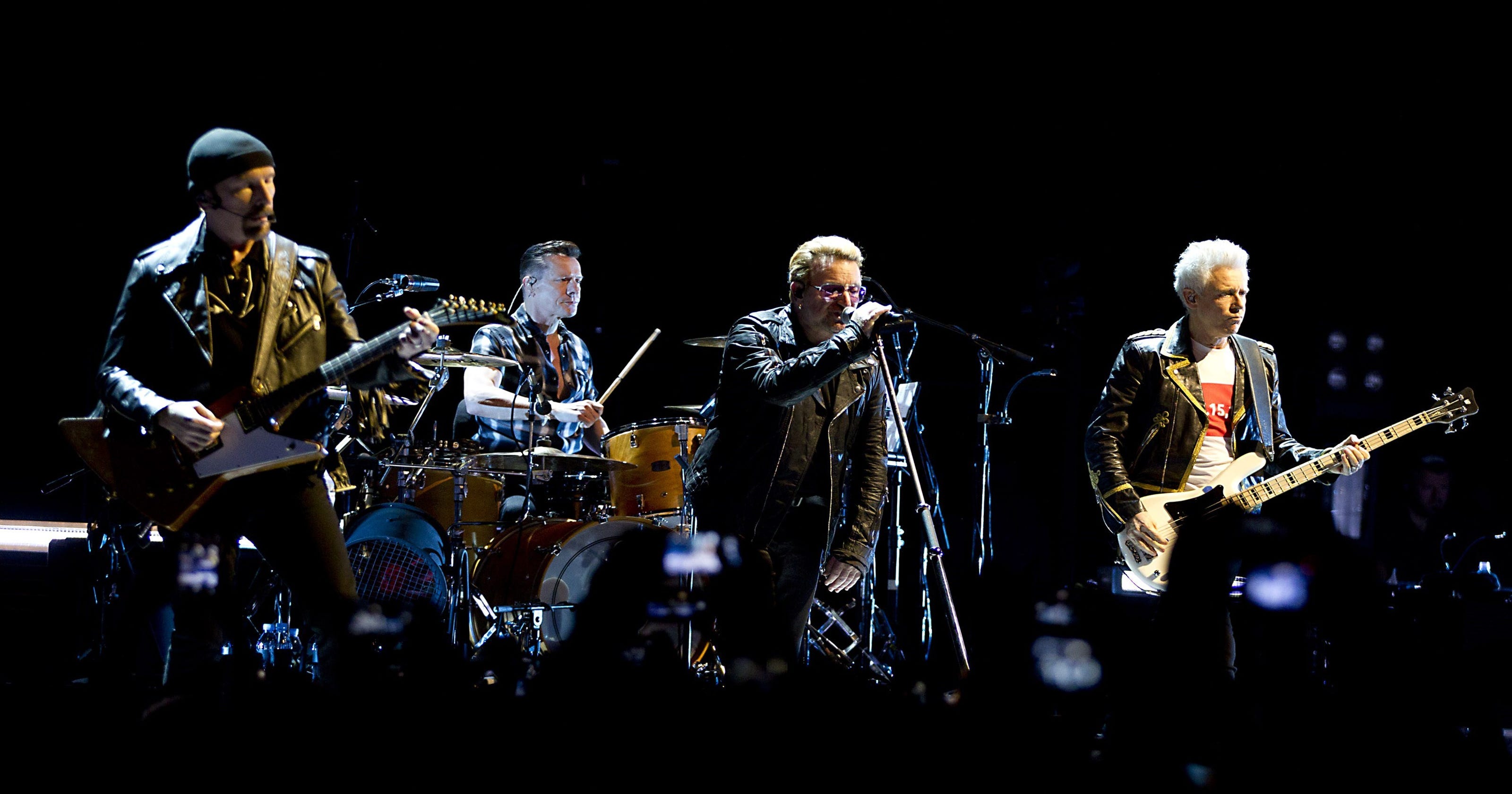 U2 sets new date for HBO concert in Paris
