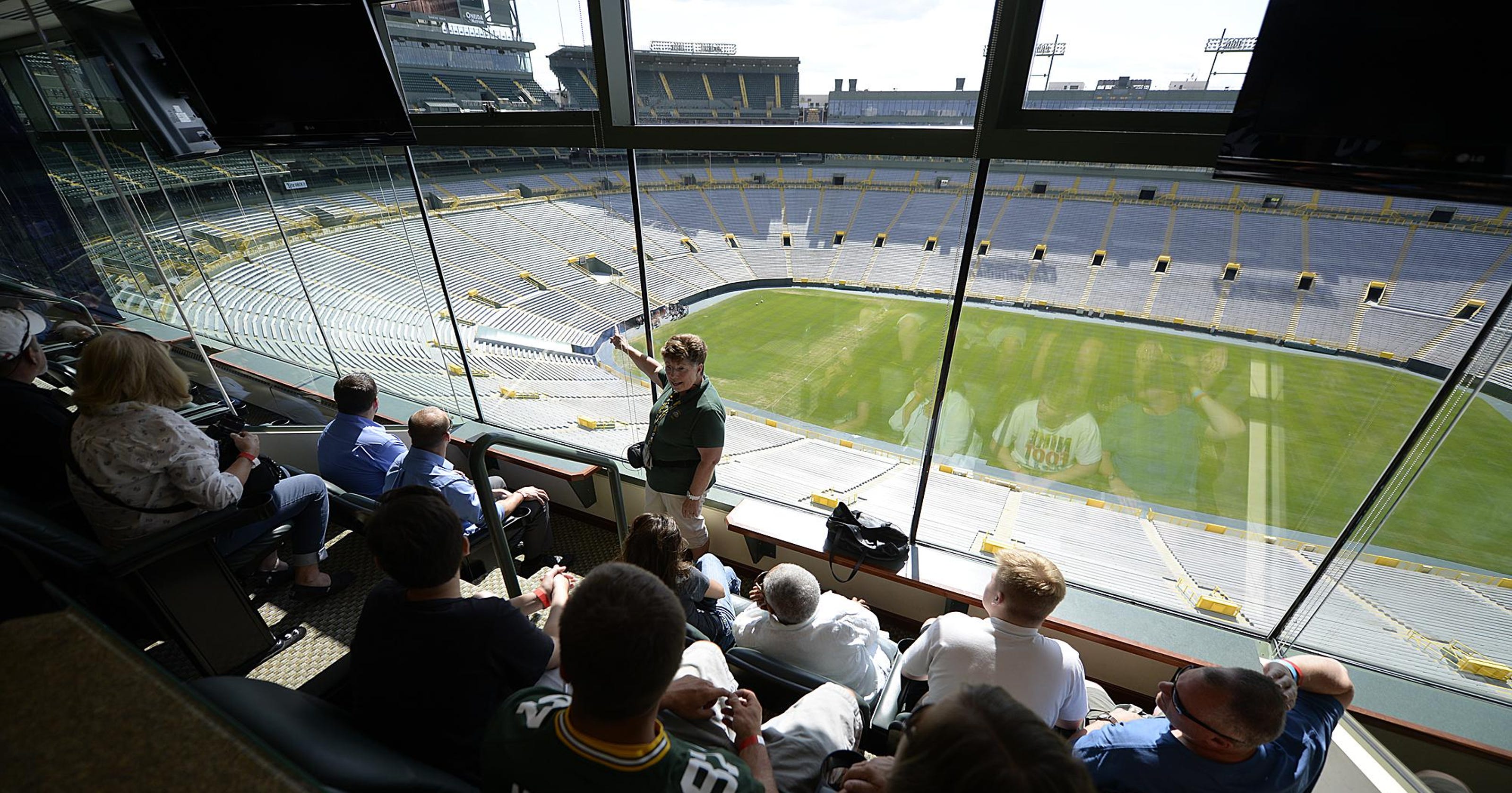 Lambeau Field stadium tours having recordsetting summer
