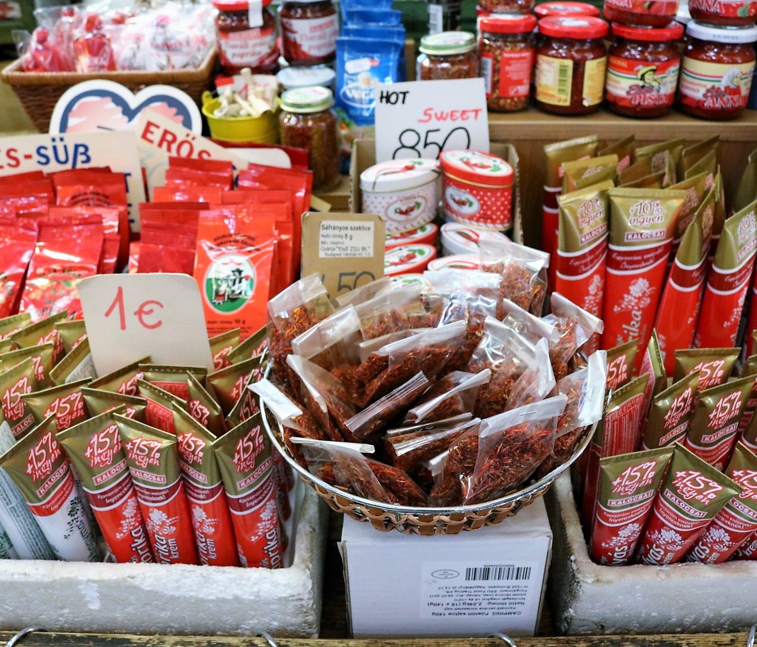 All types of paprika are available for sale at the market. Whole, dried peppers, as well as hot, sweet and smoked paprika powders, and paprika paste are among the offerings.