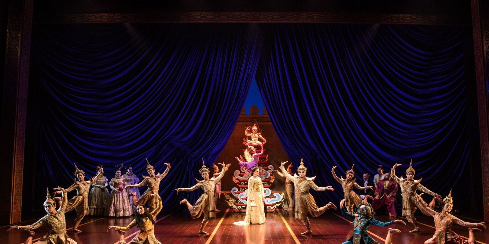 The King And I In Naples Transports With Exotic Sets And Costumes