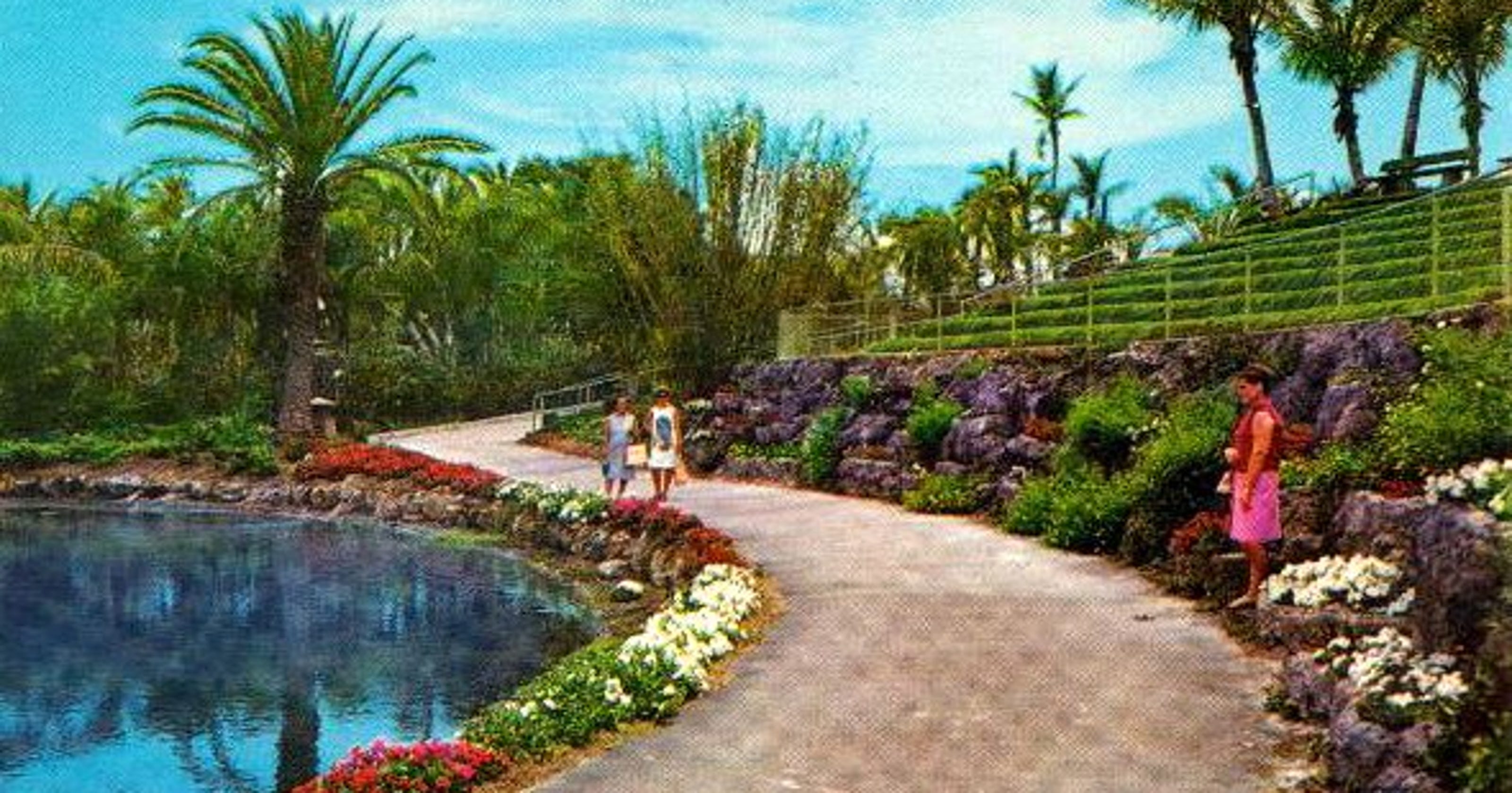 Cape Coral Gardens had attraction known as waltzing waters