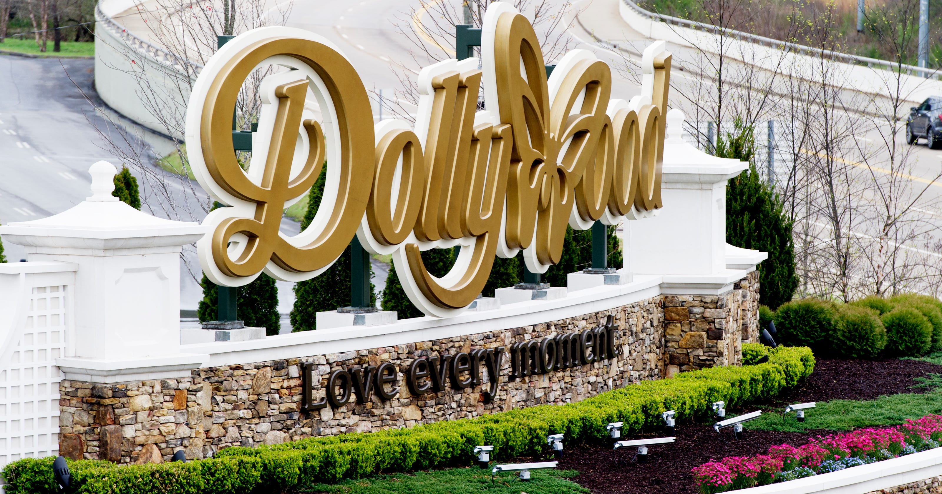 Dollywood plans 8 new attractions, restaurant