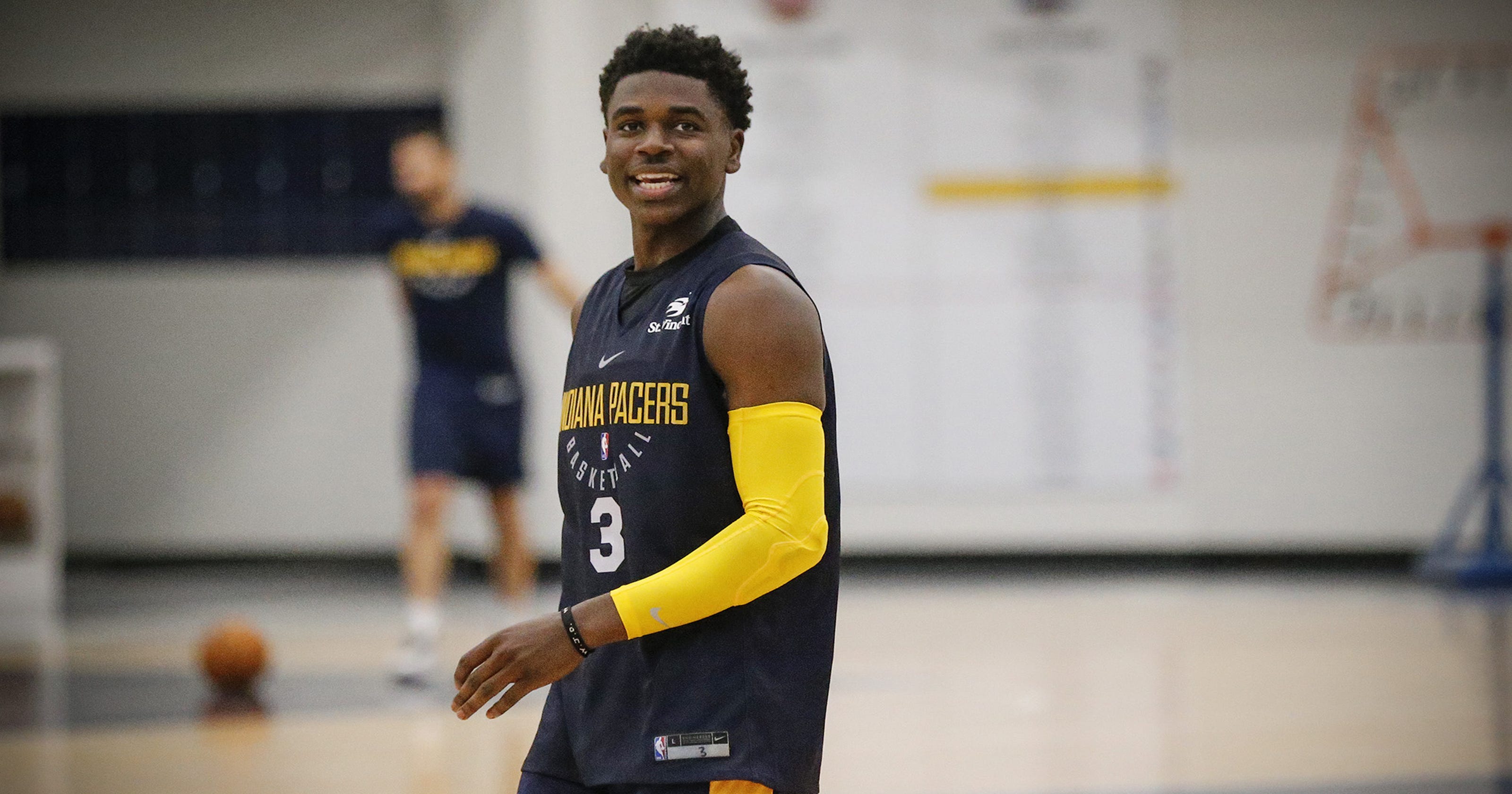 Pacers rookie Aaron Holiday is youngest of three NBA brothers