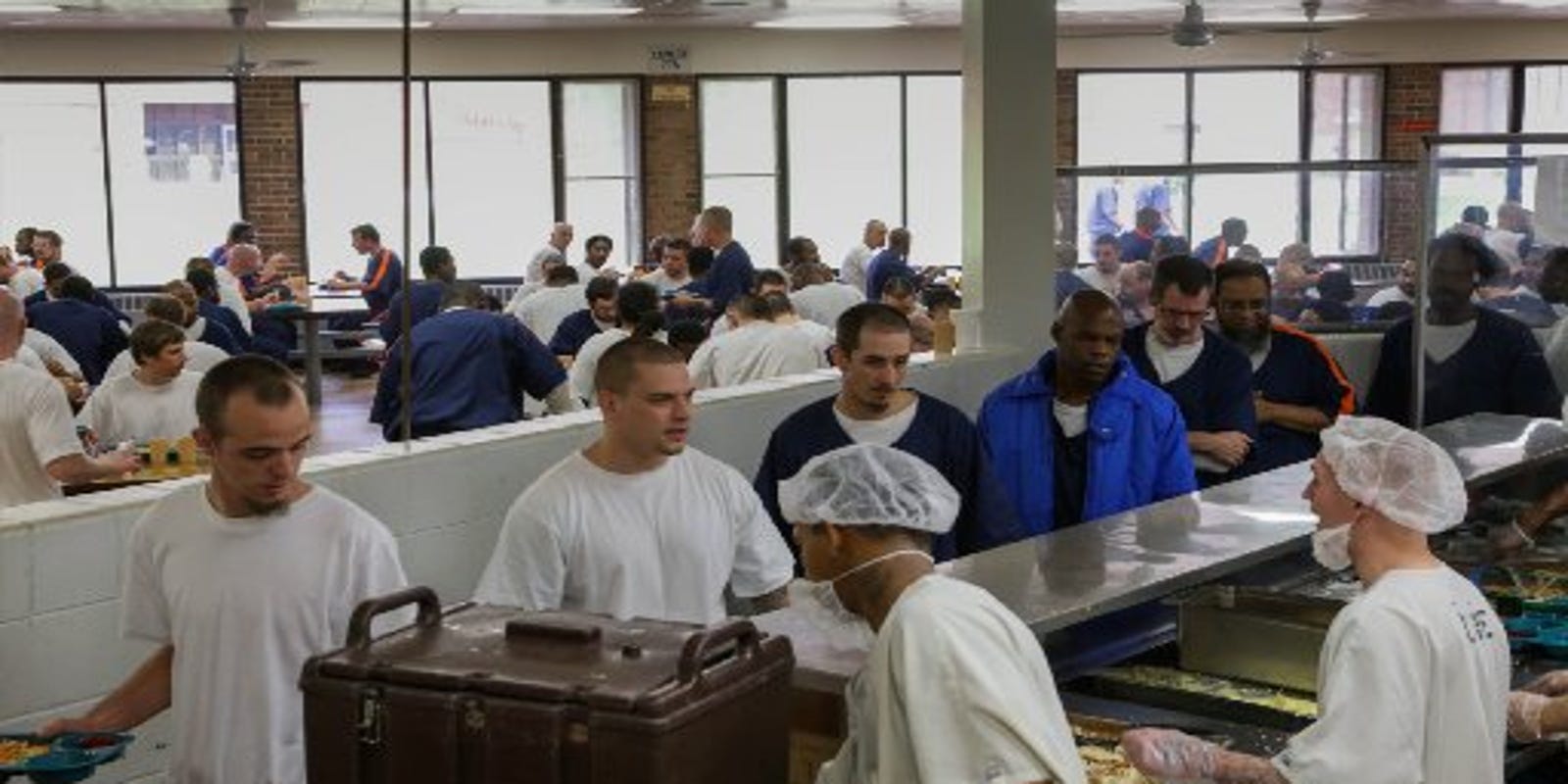 Aramark Worker Arrested After 5 Inmates Found With Heroin Other Drugs