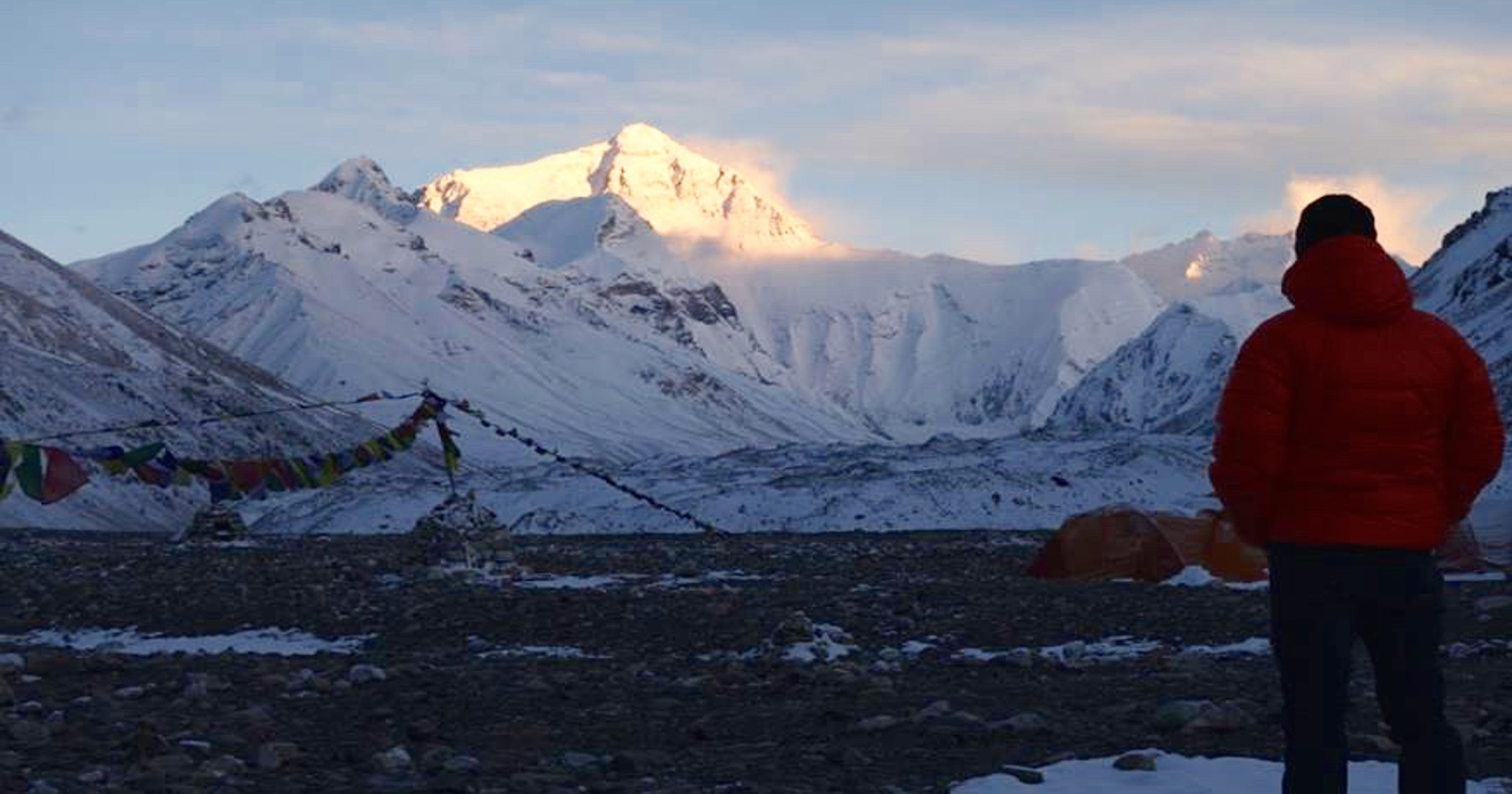 Everest without oxygen Climber seeks to join elite club