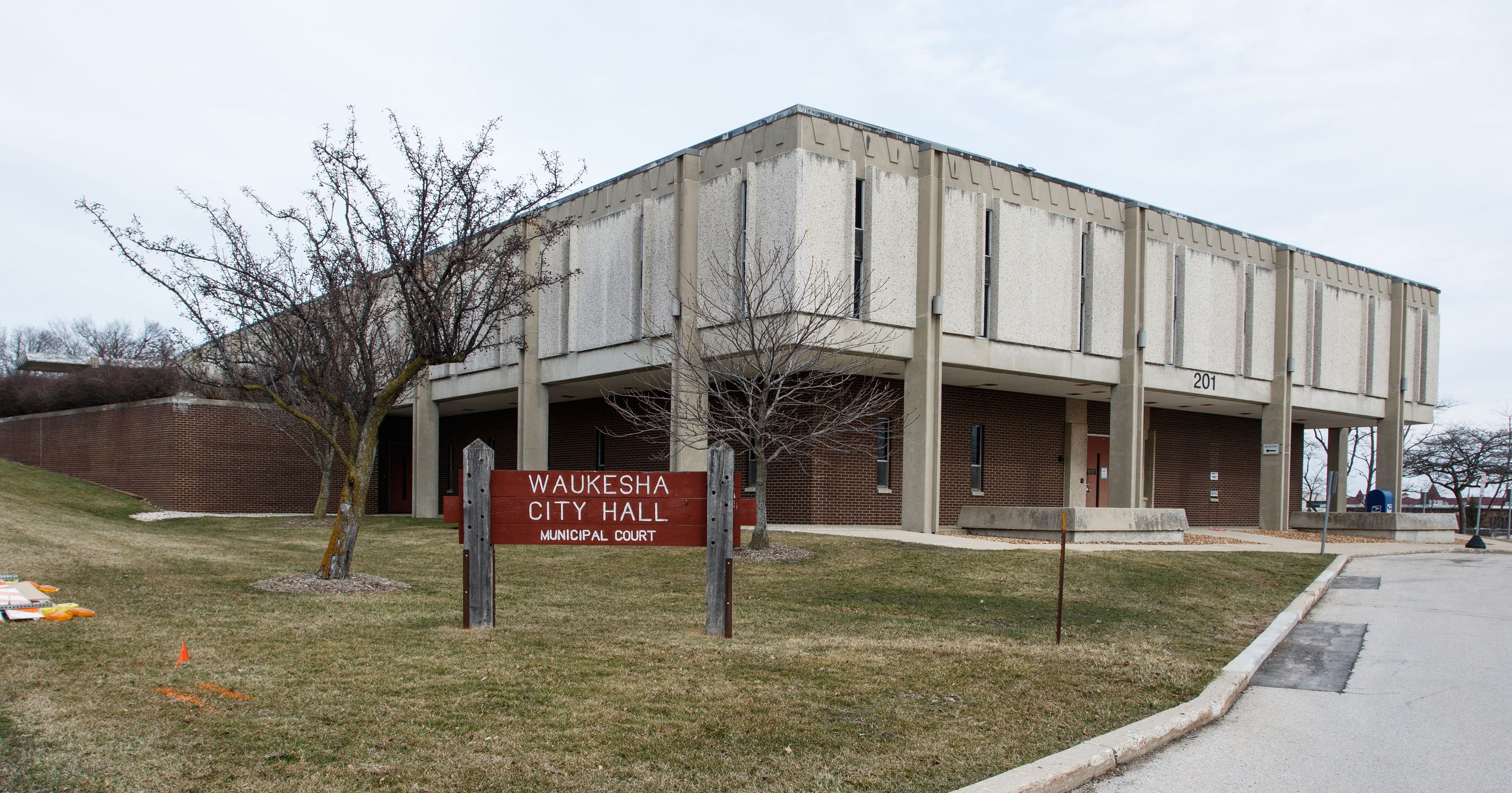 Waukesha delays city hall pool funds as part of tax friendly package