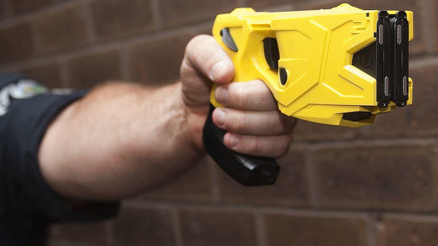 Hasil gambar untuk A 911 plea for help, a Taser shot, a death - and the mounting toll of stun guns