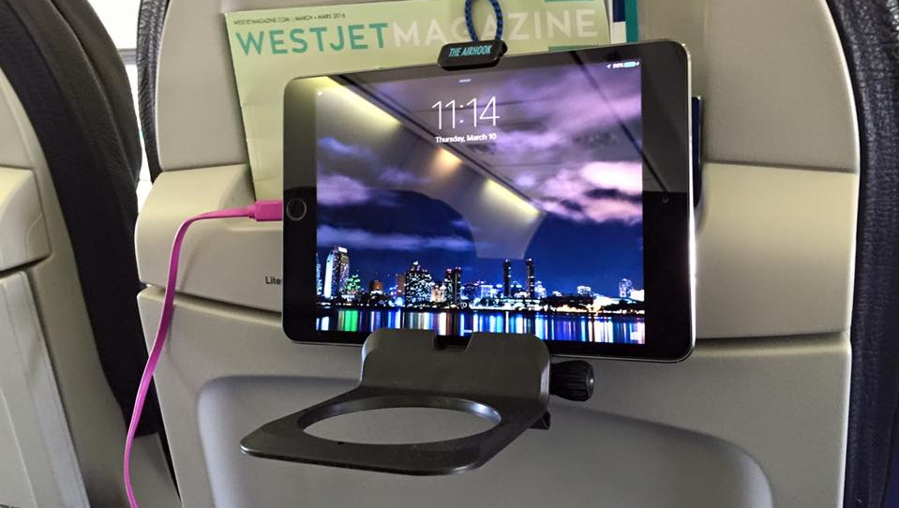 Gadgets that help turn your airplane tray table into a mobile office