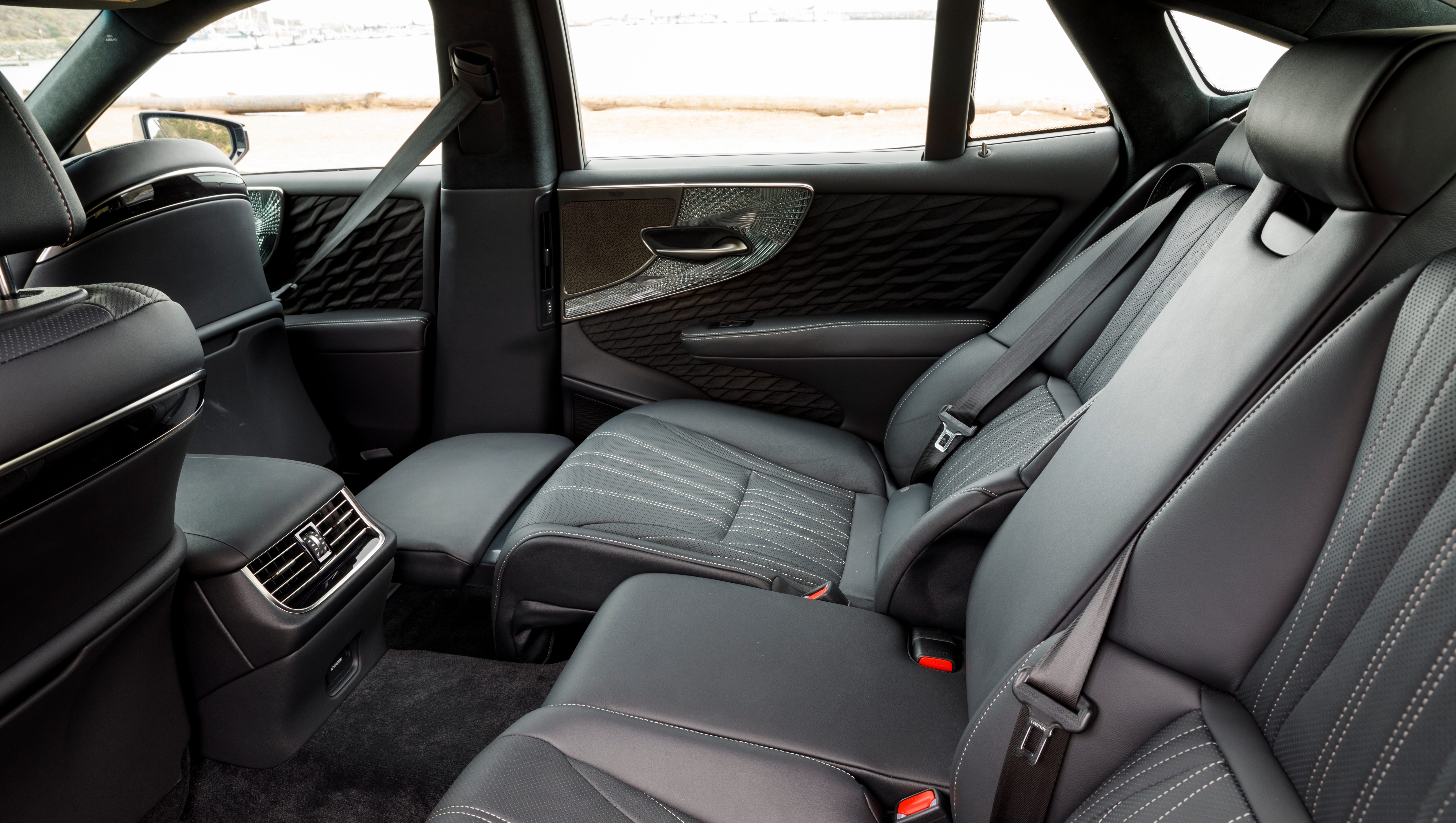 Usa Today Review 2018 Lexus Ls 500 Has Shiatsu Seats And Origami