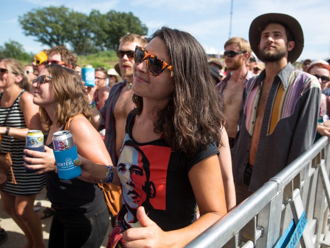 Fans dance to St. Paul & The Broken Bones Saturday,