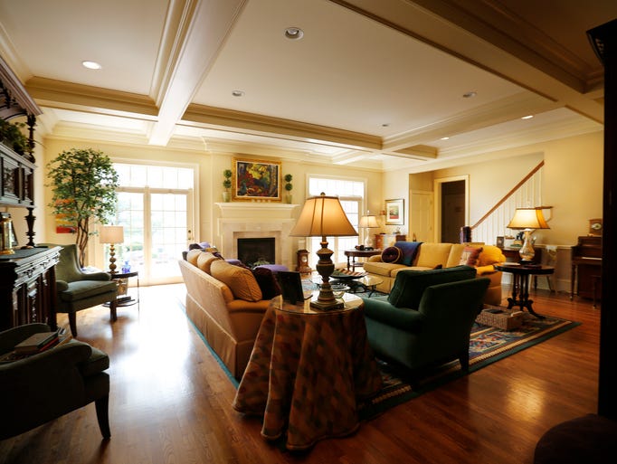 Gallery l Home meant for entertaining in Prospect