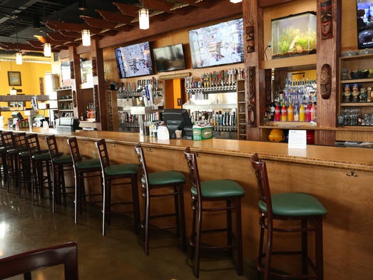 The bar at Fong's in Ankeny.
