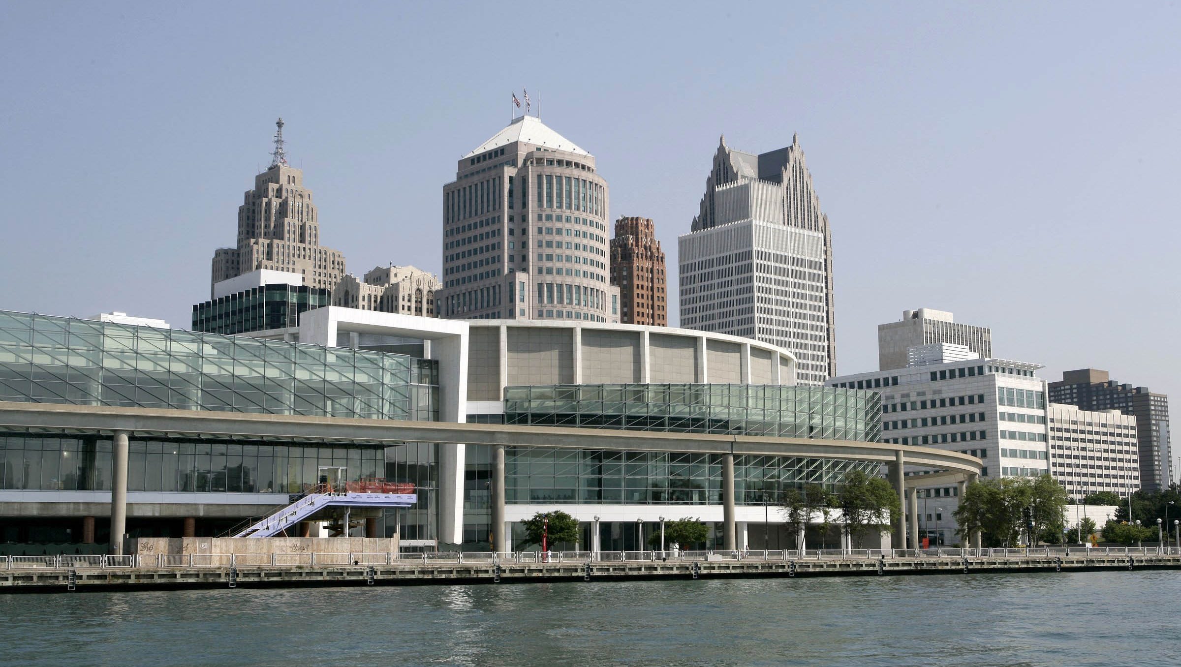 Cobo Center lands Detroit auto show through 2025