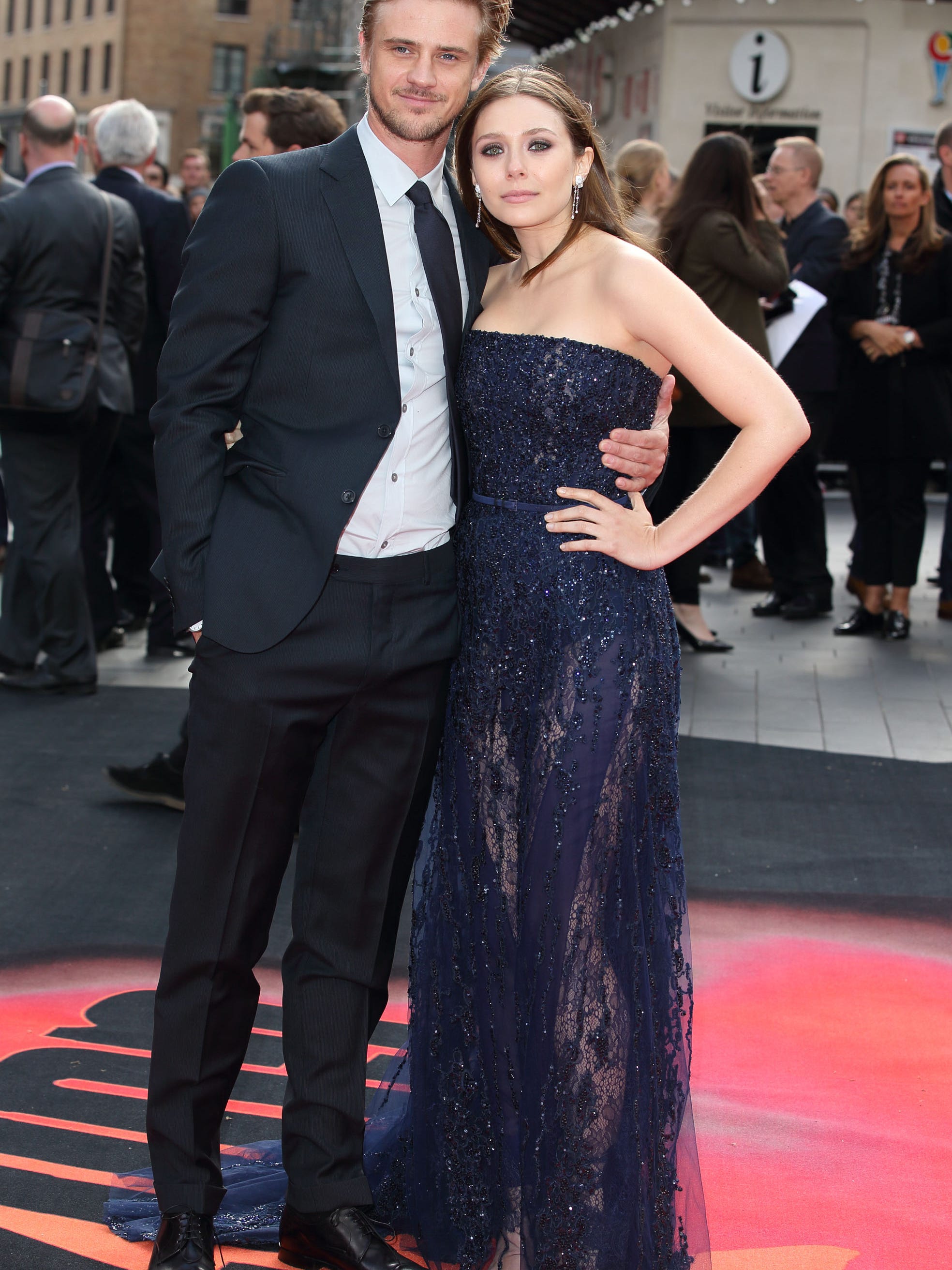 Va Va Voom Elizabeth Olsen Goes Sheer On The Red Carpet