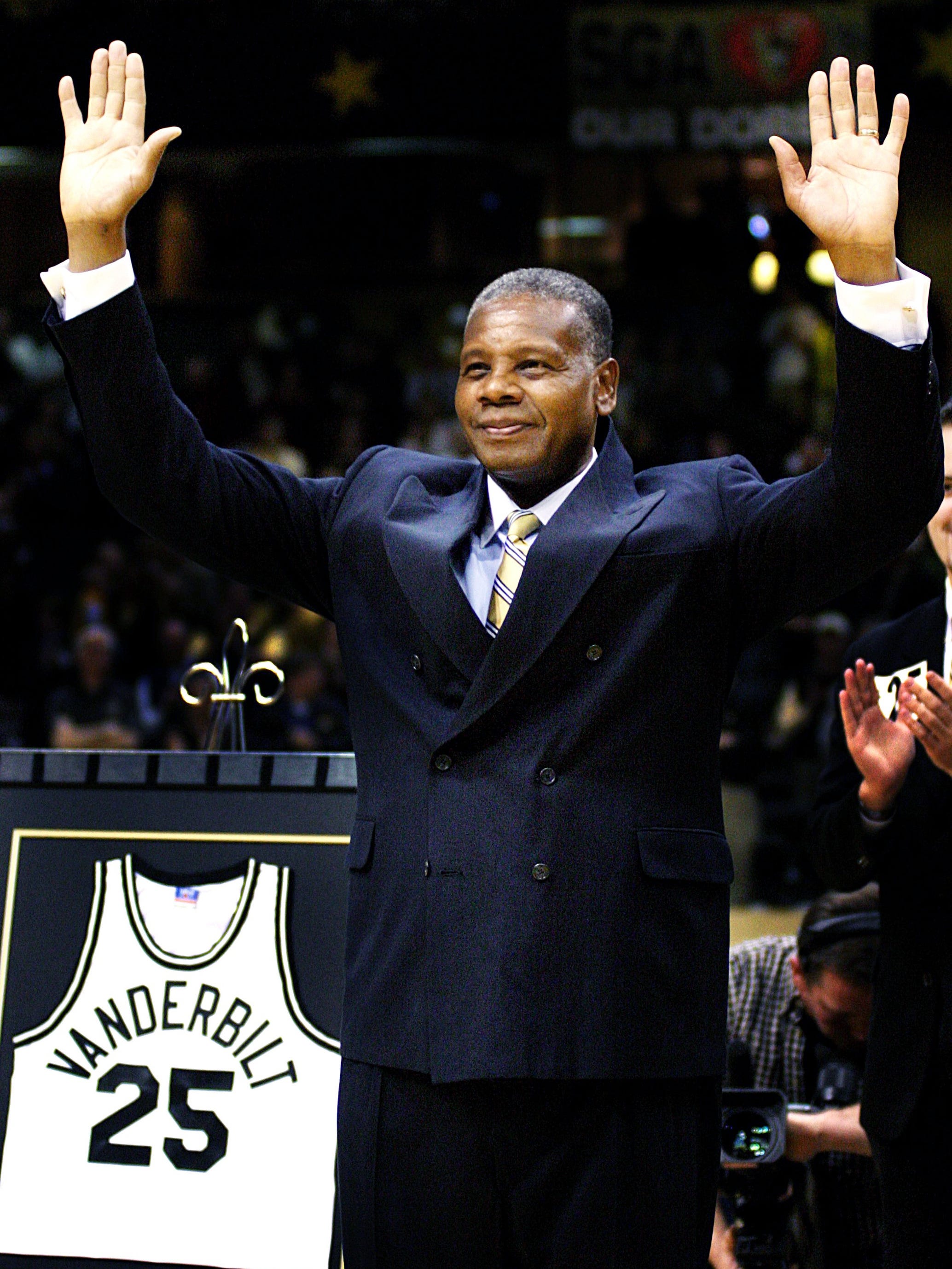 Vanderbilt Basketball Legend Perry Wallace May Be Honored With