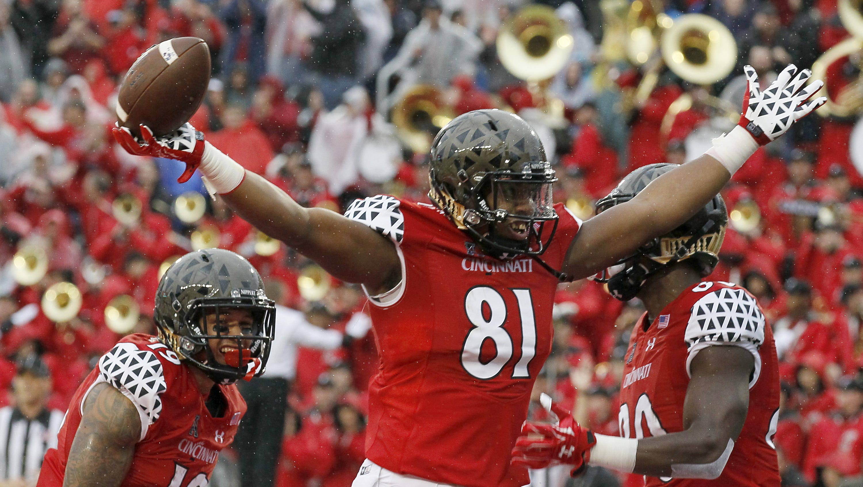 Ex Uc Bearcat Dj Dowdy Adds Football Coach To Purcell Marian Ad Duties