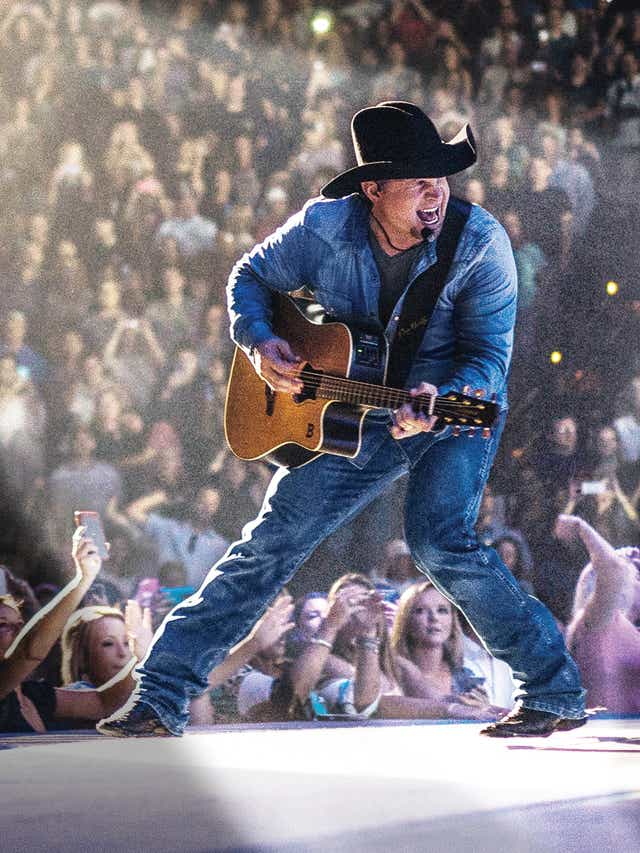 Garth Brooks Takes Deserved Bow As Country Music Superstar