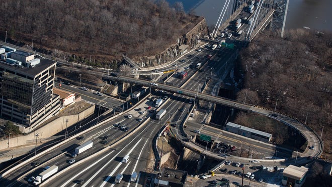 A federal appeals court has ruled that a June hearing to consider releasing a list of unindicted co-conspirators in the 2013 George Washington Bridge lane-closing scandal will be public along with legal briefs previously sealed.