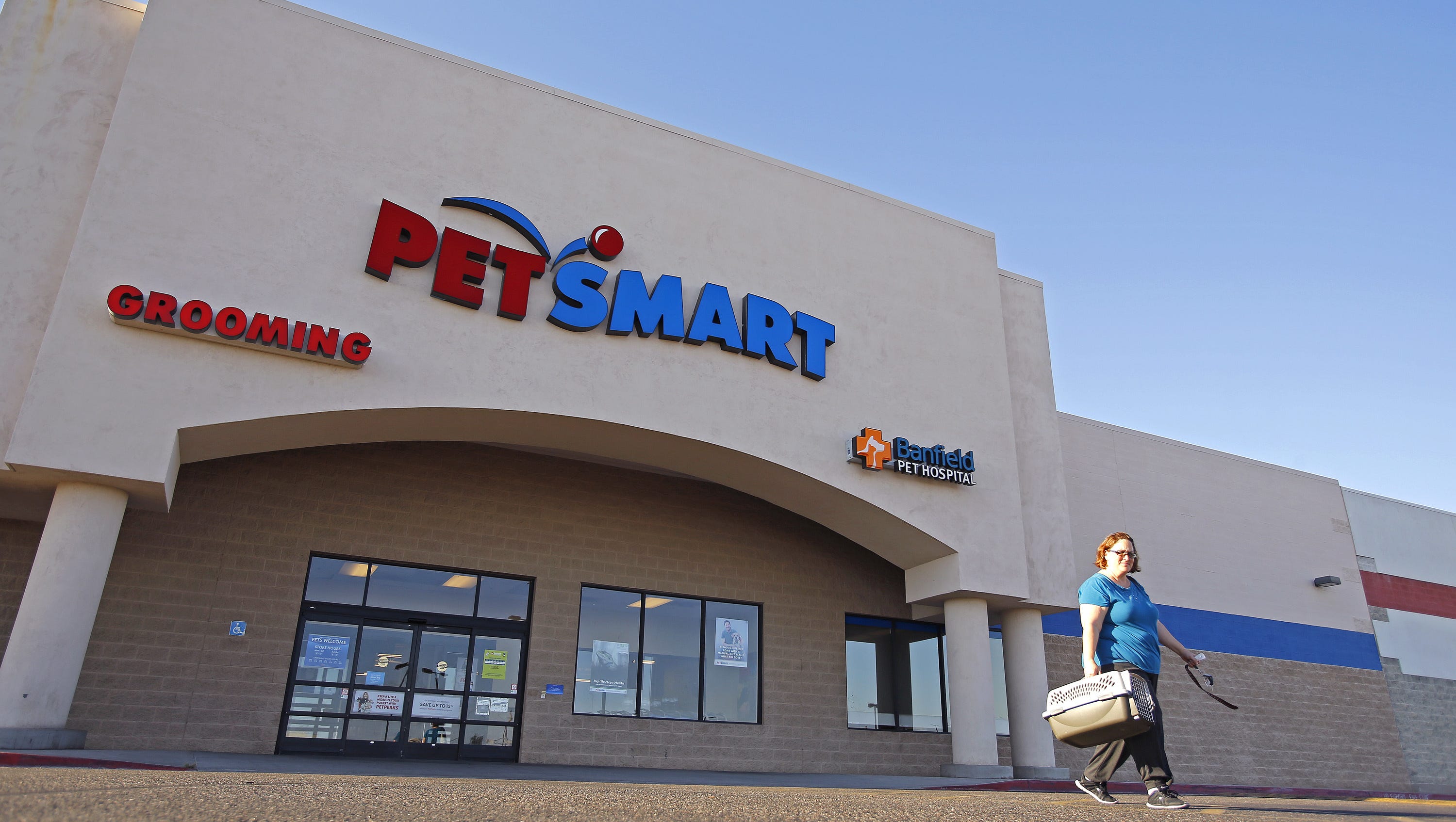 PetSmart plans job cuts at Phoenix headquarters PetSmart plans job cuts at Phoenix headquarters