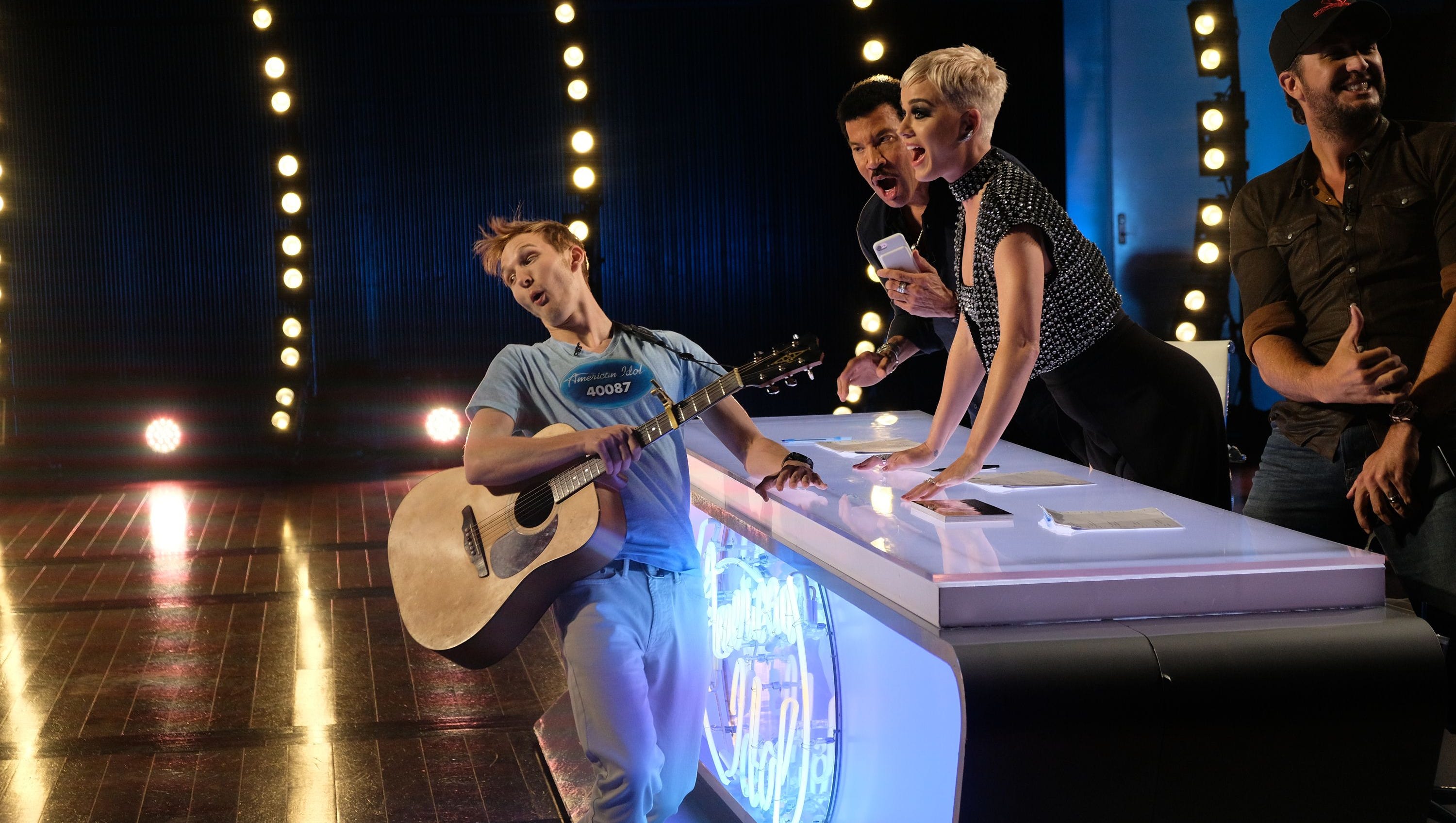 American Idol' contestant on Katy Perry smooch: I wasn't harassed