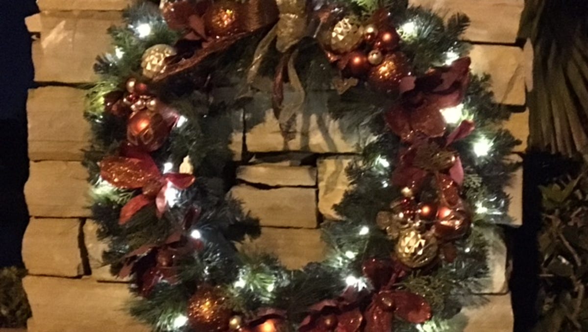 HOLIDAY LIGHTS PHOTO GALLERY Gateway sparkles