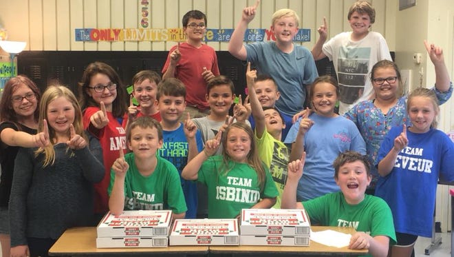 Mrs. Tapp's 5th grade class at UES was awarded a pizza party from Floyd's Supermarket this week for their AR points!
