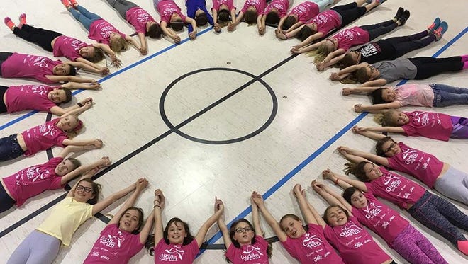 This year, Girls on the Run of Fond du Lac is poised to offer the program to up to 350 girls.
Girls on the Run of Fond du Lac is proud to be in its sixth season having expanded from one site of ten girls in 2013 to 19 sites this coming spring.