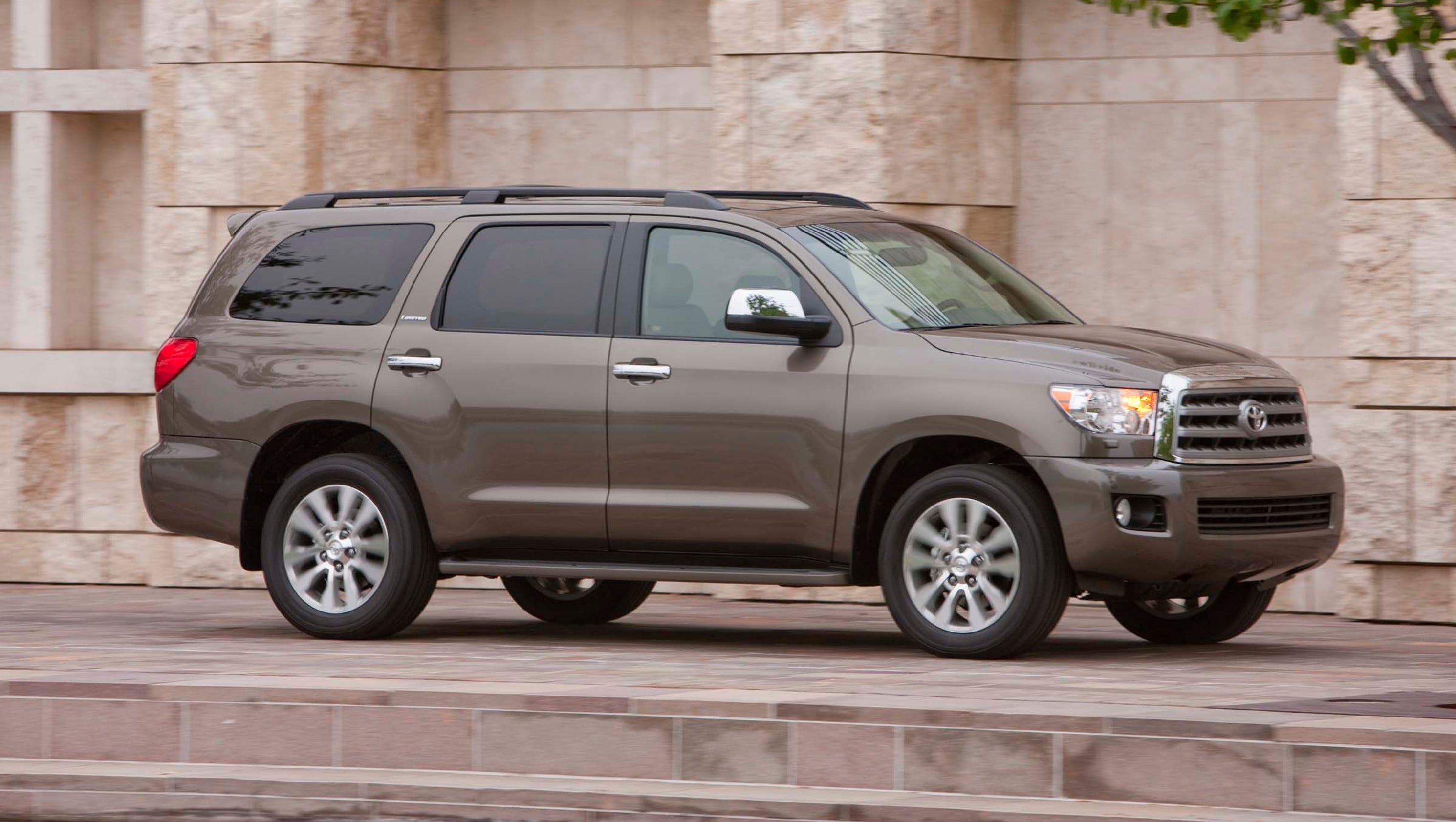 Full-size SUVs most likely to make it to 200,000 miles, report shows