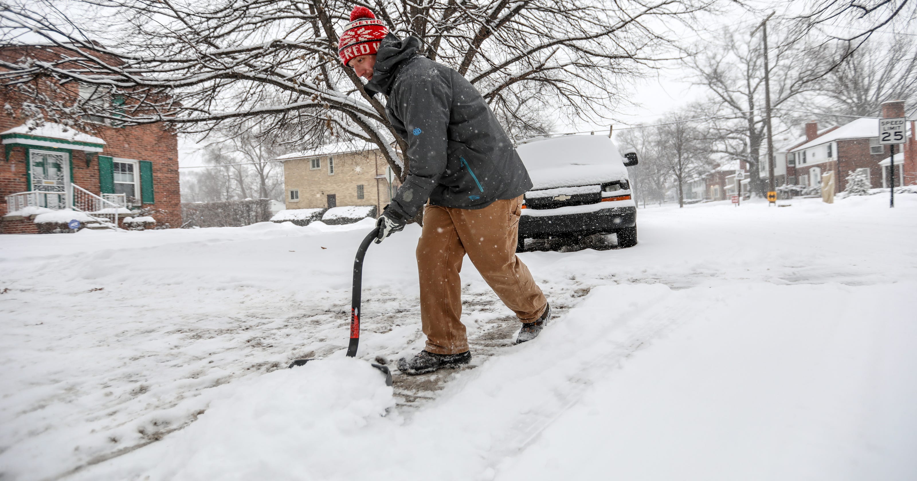 Detroit's winter storm is here 69 inches, low visibility expected