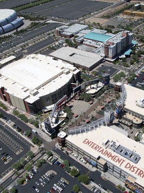 In N Out Olive Garden Flix Brewhouse Coming To Glendale