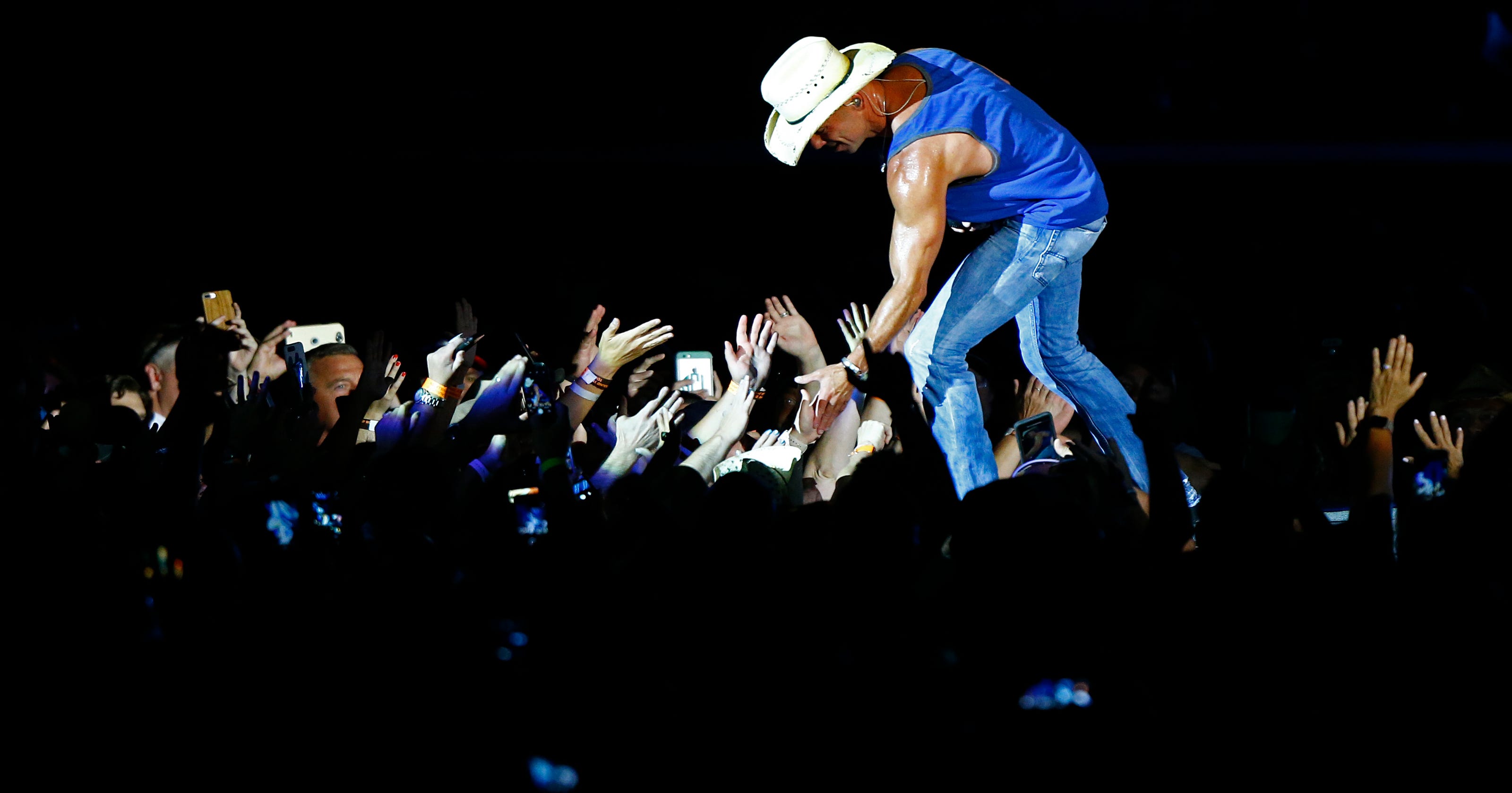 Kenny Chesney fans pack Nissan Stadium Saturday