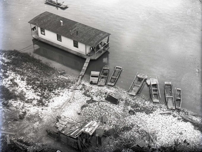 10 historic photos Button factories in Iowa