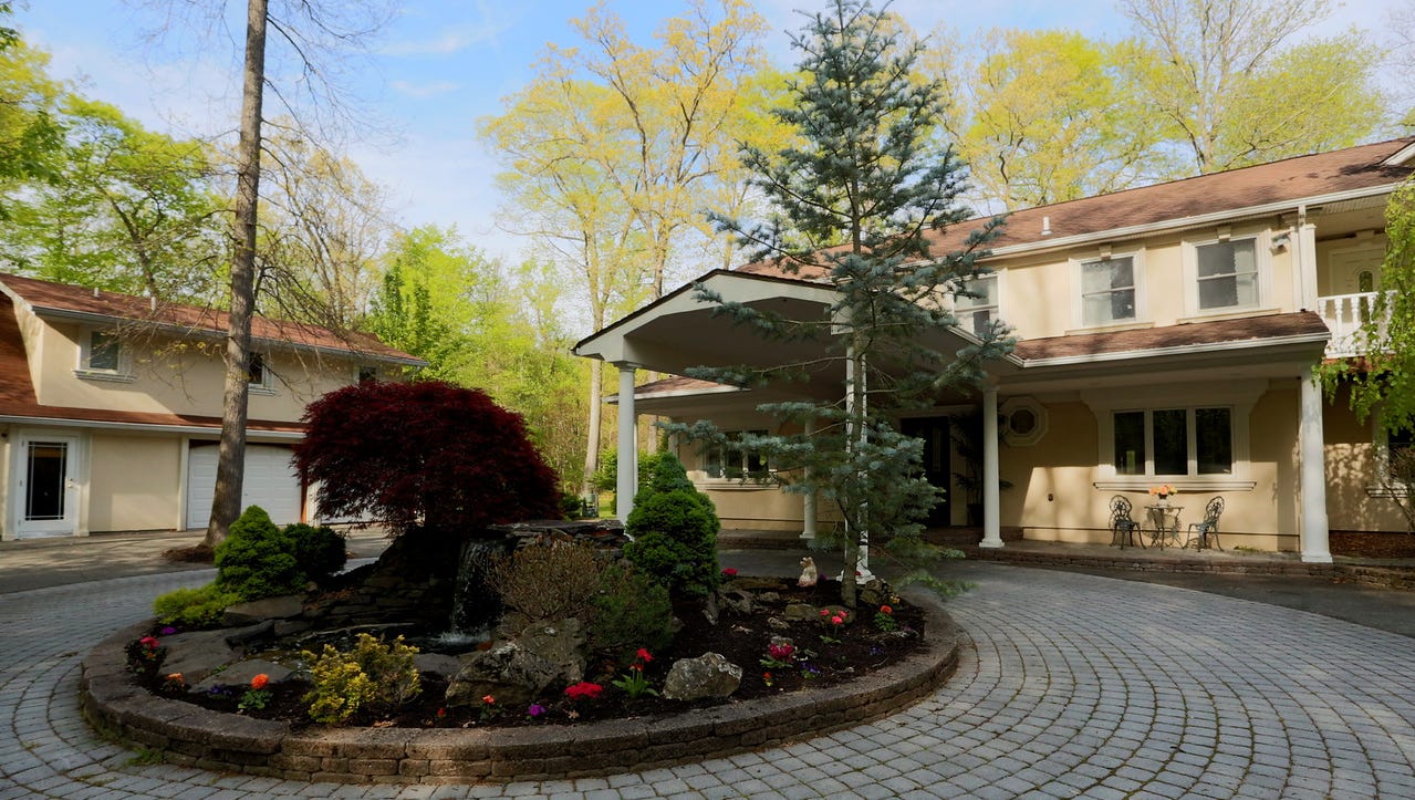 William Hurt S Former Montebello Home On Market