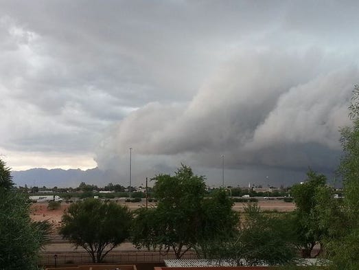 Fuertes lluvias azotaron el sur y oeste del Valle, ocasionando daños a calles y viviendas.