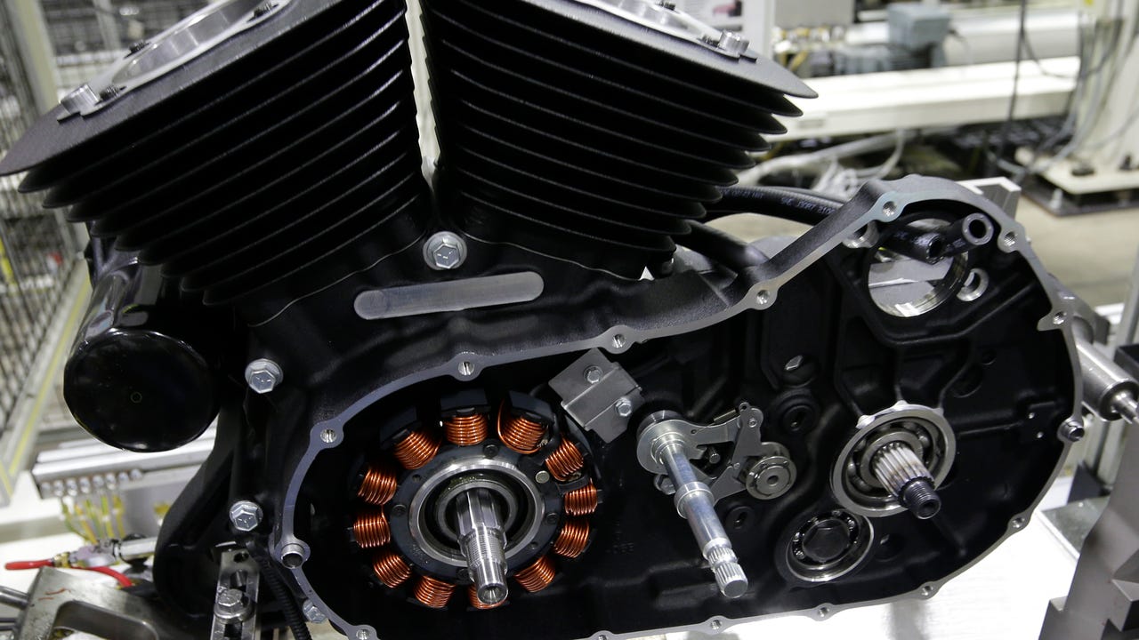  Harley  Davidson  launches first major engine  redesign since 98