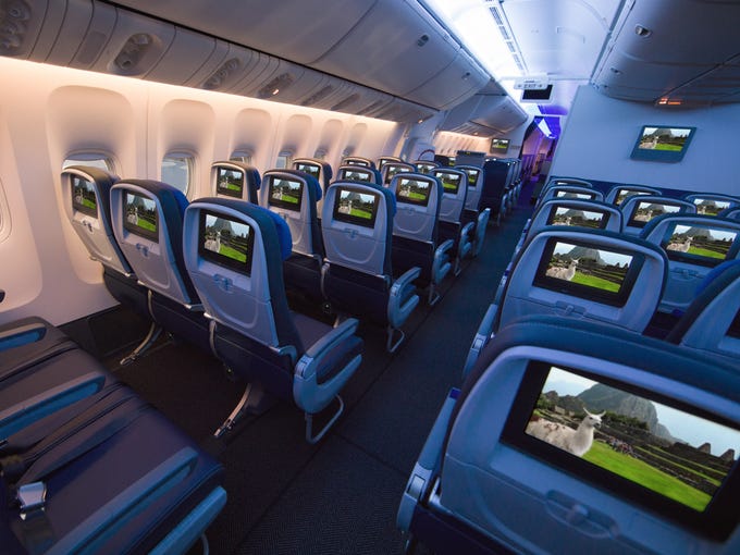 United shows off its new Boeing 777-300ER, Polaris business class