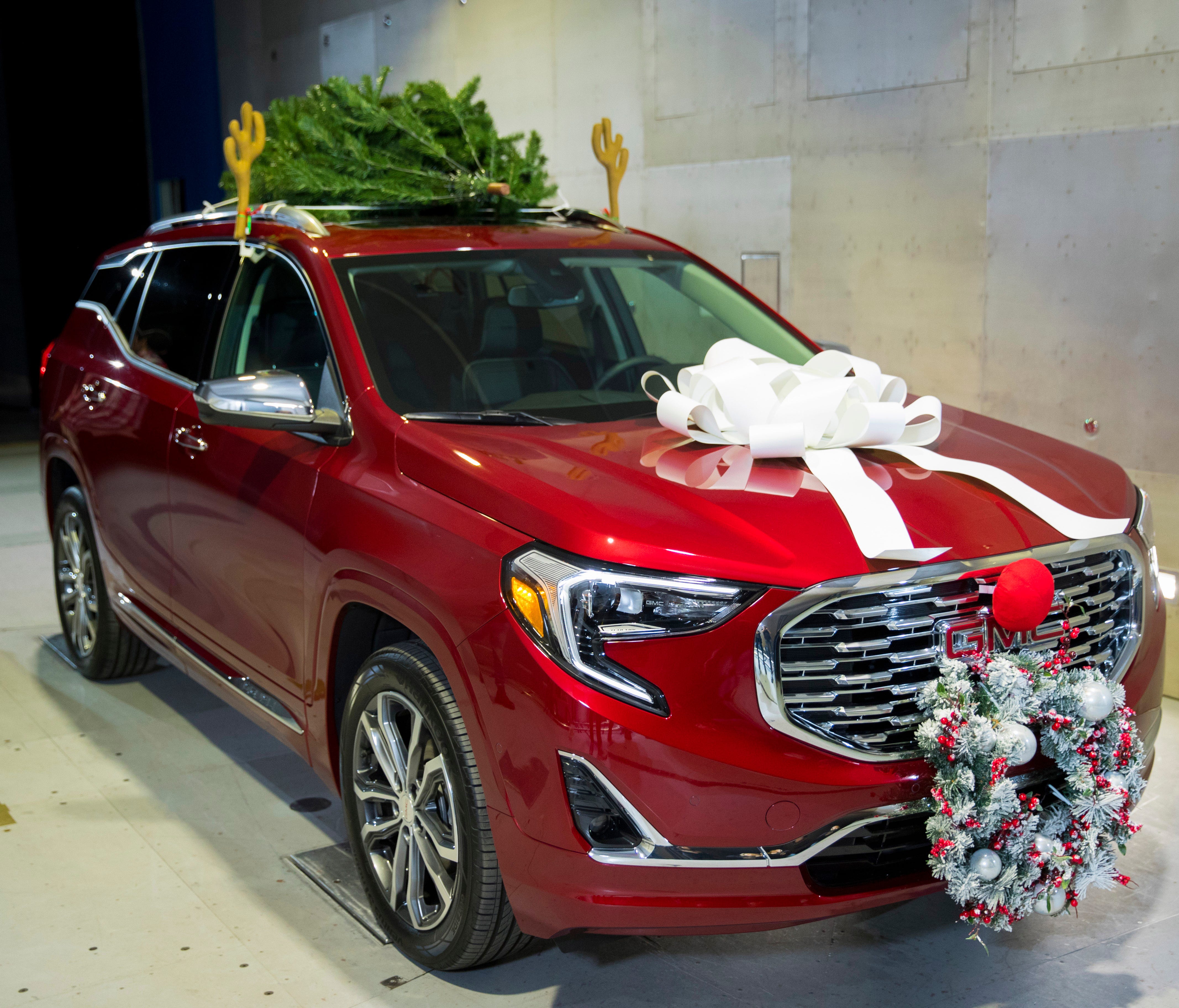 Thsi 2018 GMC Terrain Denali was outfitted with Christmas regalia for fuel-efficiency testing.
