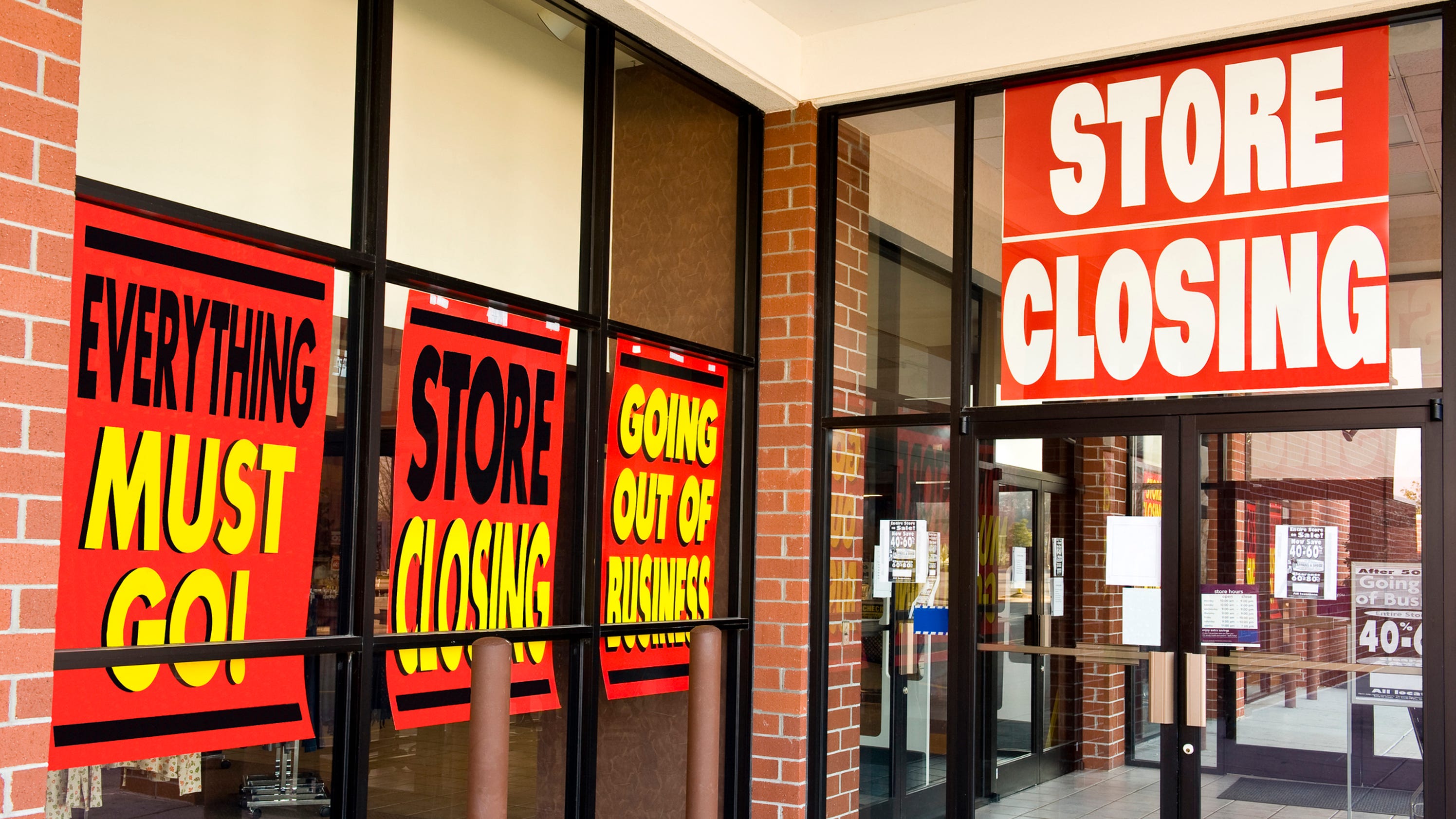 Here’s how to get the best deals at a going out of business sale