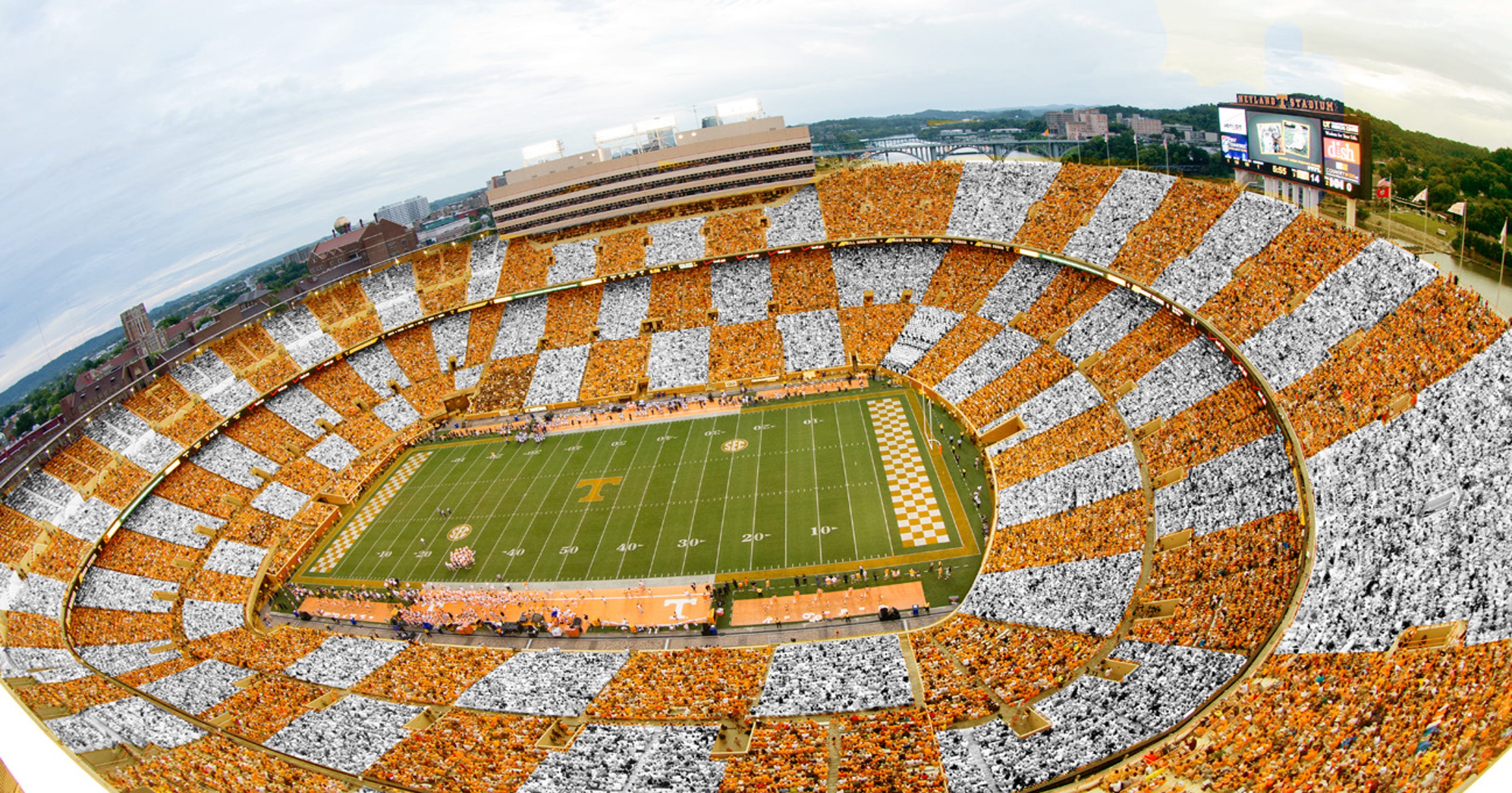 Tennessee's Neyland Stadium named one of the best in college football