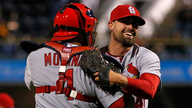 For Pat Neshek Life Goes On Sweetly In St Louis 