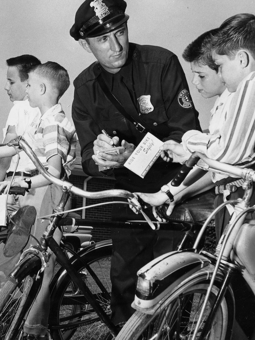Bicycling in Detroit through the years