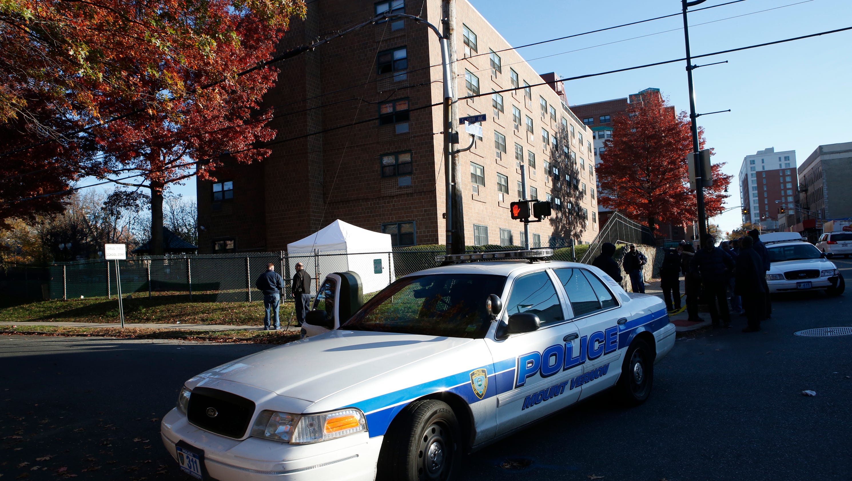 Man Found Hanging From Bridge Philadelphia Today - m3pna9b